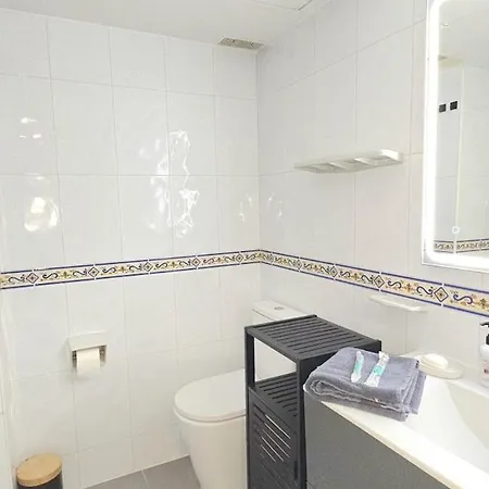 Nogalera Living Comfort Studio, In The Heart Of Near The And Train Station Seasonal Pools By Namaste Elite Apartament *