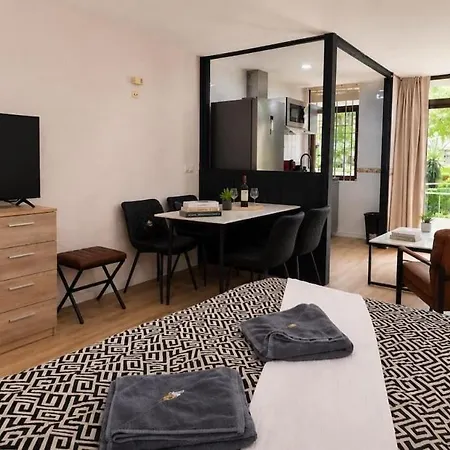 Nogalera Living Comfort Studio, In The Heart Of Near The And Train Station Seasonal Pools By Namaste Elite Torremolinos